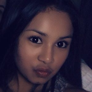 Meet your Posher, Esmeralda